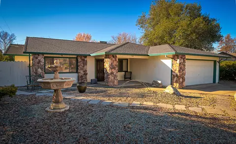1265 Norman Dr, Redding, CA 96002