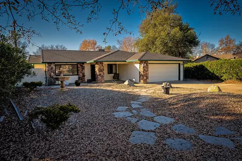 1265 Norman Dr, Redding, CA 96002 photo 2
