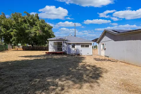 Exterior - 7637 Happy Valley Rd, Anderson, CA 96007 photo 3 of 6