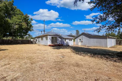 Exterior - 7637 Happy Valley Rd, Anderson, CA 96007 photo 4 of 6