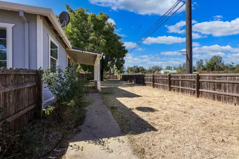 Exterior - 7637 Happy Valley Rd, Anderson, CA 96007 photo 6 of 6