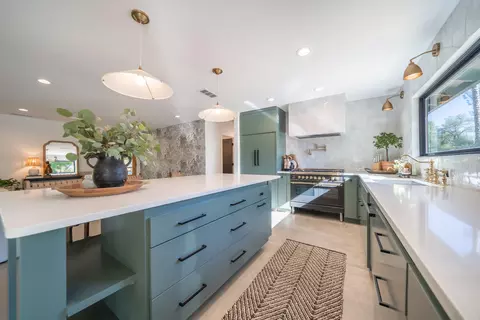 Kitchen - 9411 Brandy Ln, Redding, CA 96003 photo 9 of 12