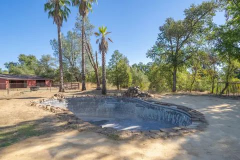 Exterior - 9411 Brandy Ln, Redding, CA 96003 photo 35 of 61