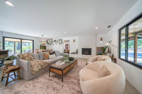 Living - 9411 Brandy Ln, Redding, CA 96003 photo 6 of 10