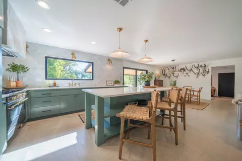 Kitchen - 9411 Brandy Ln, Redding, CA 96003 photo 4 of 12