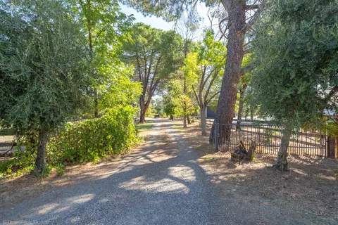 Exterior - 9411 Brandy Ln, Redding, CA 96003 photo 3 of 61