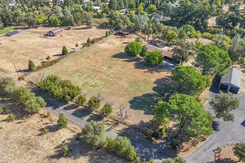 View/Area - 9411 Brandy Ln, Redding, CA 96003 photo 17 of 22