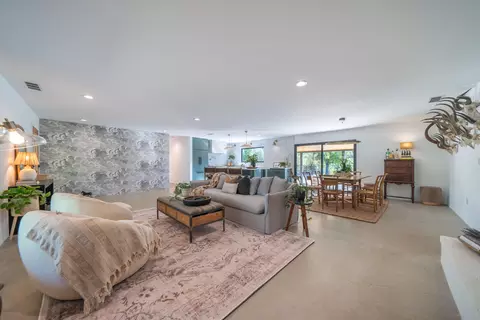 Living - 9411 Brandy Ln, Redding, CA 96003 photo 2 of 10