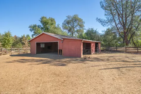 Exterior - 9411 Brandy Ln, Redding, CA 96003 photo 9 of 61