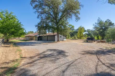Exterior - 9411 Brandy Ln, Redding, CA 96003 photo 18 of 61
