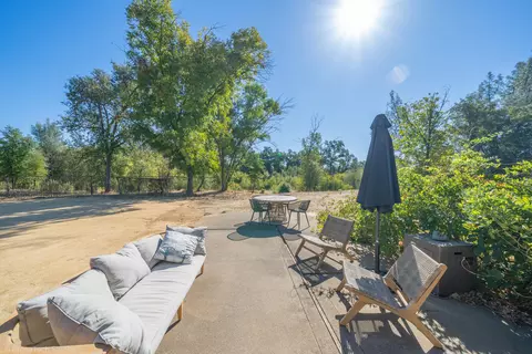 Exterior - 9411 Brandy Ln, Redding, CA 96003 photo 34 of 61