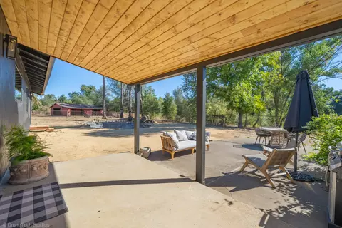 Exterior - 9411 Brandy Ln, Redding, CA 96003 photo 32 of 61