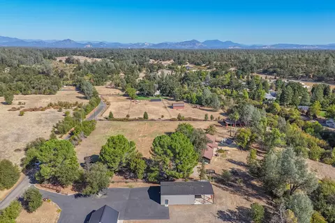 View/Area - 9411 Brandy Ln, Redding, CA 96003 photo 6 of 22