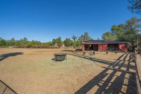 Exterior - 9411 Brandy Ln, Redding, CA 96003 photo 11 of 61