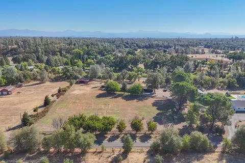 View/Area - 9411 Brandy Ln, Redding, CA 96003 photo 4 of 22