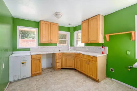 Kitchen - 457 Lincoln St, Red Bluff, CA 96080 photo 1 of 2