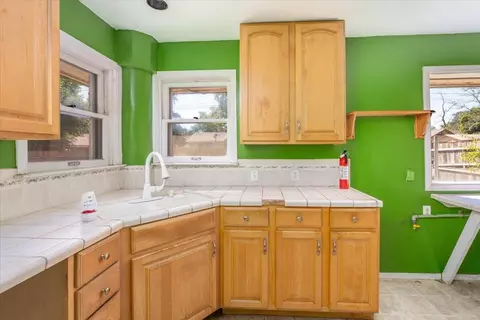 Kitchen - 457 Lincoln St, Red Bluff, CA 96080 photo 2 of 2