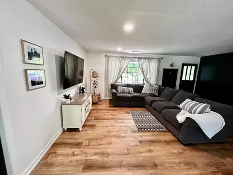 Living - 8954 Olney Park Dr, Redding, CA 96001 photo 1 of 3