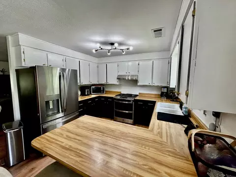 Kitchen - 8954 Olney Park Dr, Redding, CA 96001 photo 1 of 2