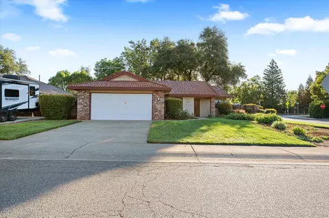 3697 Sunwood Dr, Redding, CA 96002