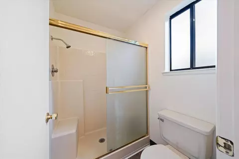 Bath - 3697 Sunwood Dr, Redding, CA 96002 photo 1 of 2