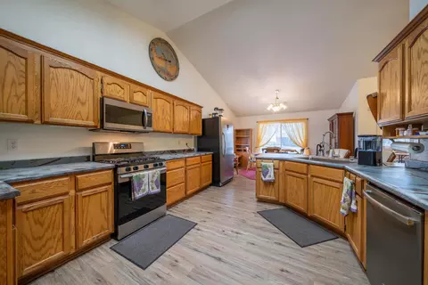 1392 Madewood Ln, Redding, CA 96002 photo 5
