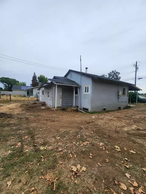Exterior - 3749 Riverside Ave, Anderson, CA 96007 photo 6 of 9