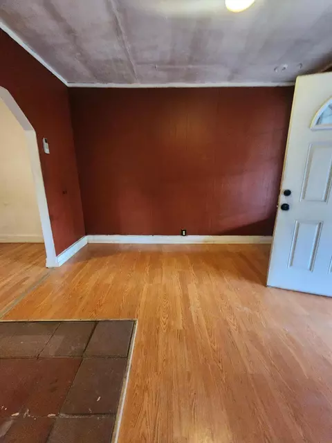 Living - 3749 Riverside Ave, Anderson, CA 96007 photo 1 of 2