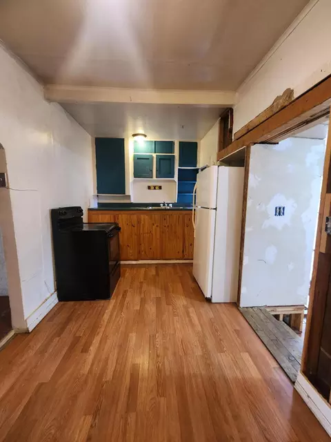 Kitchen - 3749 Riverside Ave, Anderson, CA 96007 photo 2 of 3