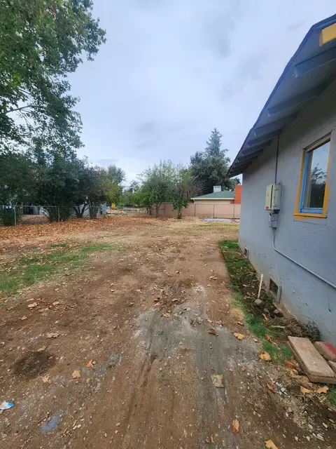Exterior - 3749 Riverside Ave, Anderson, CA 96007 photo 7 of 9