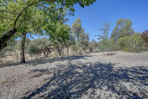470 Peppertree Ln, Redding, CA 96003 photo 28