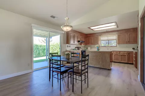 470 Peppertree Ln, Redding, CA 96003 photo 8