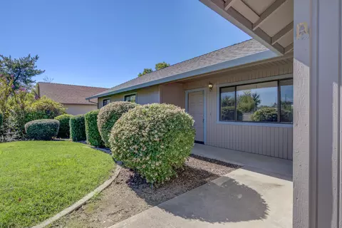 470 Peppertree Ln, Redding, CA 96003 photo 2