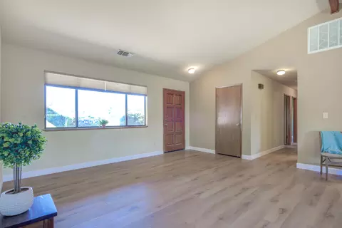 470 Peppertree Ln, Redding, CA 96003 photo 6