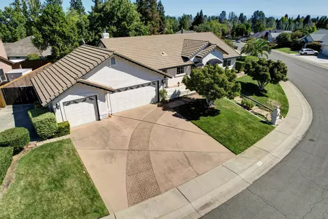 3884 Andes Dr, Redding, CA 96001