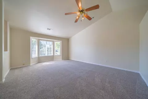 3445 Meridian Dr, Redding, CA 96002 photo 2