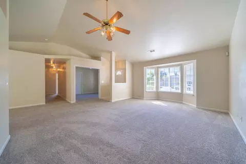 3445 Meridian Dr, Redding, CA 96002 photo 3