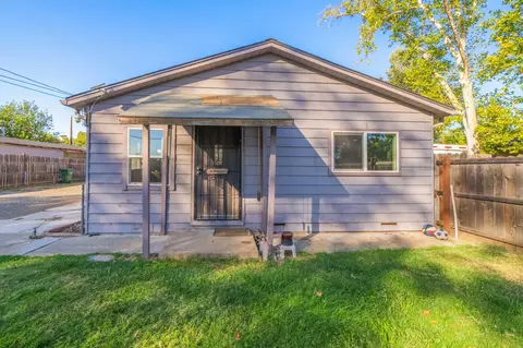 5450 Cedars Rd, Redding, CA 96001