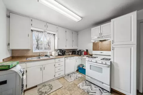 Kitchen - 5450 Cedars Rd, Redding, CA 96001 photo 1 of 1
