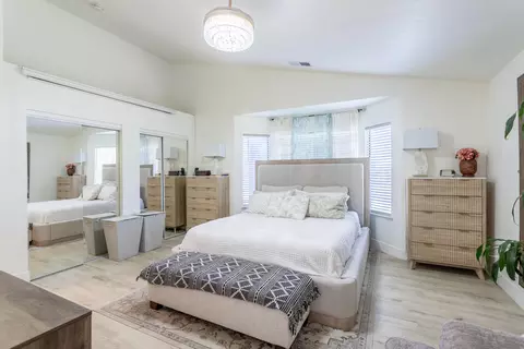 Bedroom - 1519 Whistling Dr, Redding, CA 96003 photo 2 of 4