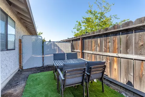 Exterior - 1519 Whistling Dr, Redding, CA 96003 photo 3 of 8