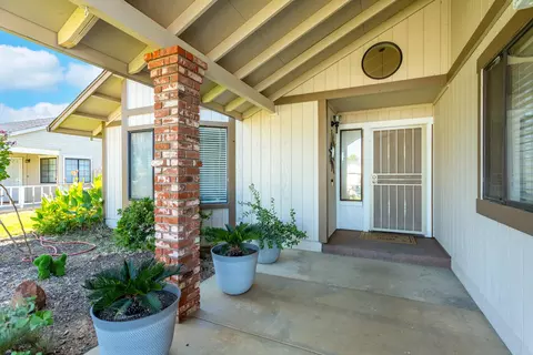 Exterior - 1519 Whistling Dr, Redding, CA 96003 photo 2 of 8