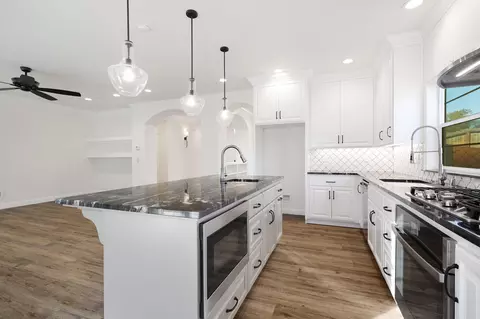 Kitchen - 1421 Spinnaker Dr, Redding, CA 96003 photo 2 of 2