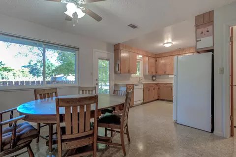 Dining - 3250 Rupert Rd, Anderson, CA 96007 photo 2 of 3