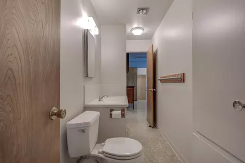Bath - 3250 Rupert Rd, Anderson, CA 96007 photo 2 of 4