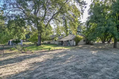 Exterior - 3250 Rupert Rd, Anderson, CA 96007 photo 5 of 7