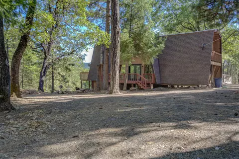 29297 Johnson Ranch Rd, Round Mountain, CA 96084