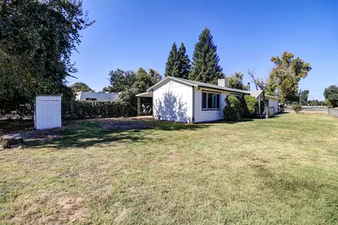 Exterior - 7924 Greenfield St, Redding, CA 96002 photo 5 of 6