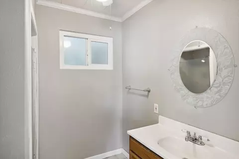Bath - 7924 Greenfield St, Redding, CA 96002 photo 2 of 3