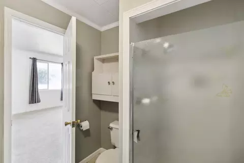 Bath - 7924 Greenfield St, Redding, CA 96002 photo 3 of 3